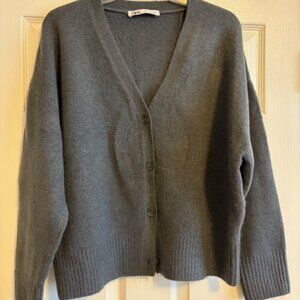 NWOT ZARA cardigan V neck sweater